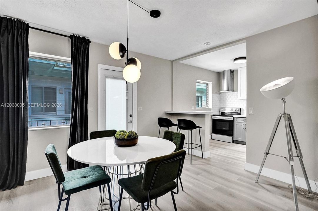 For Rent: $4,500 (2 beds, 2 baths, 1000 Square Feet)