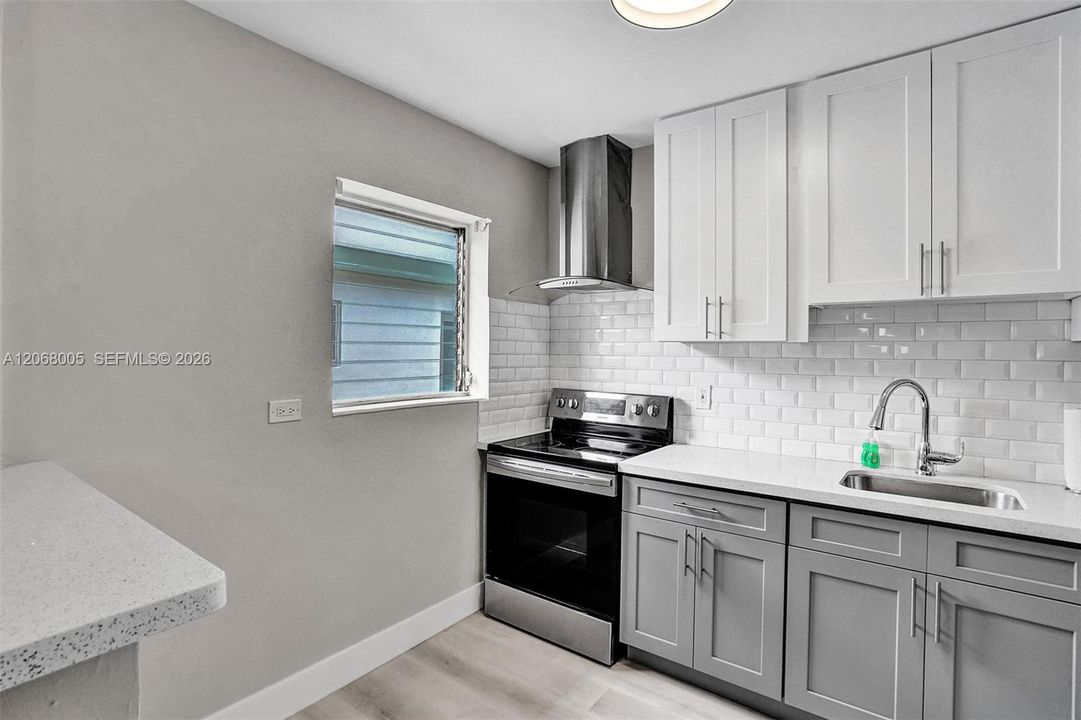 For Rent: $4,500 (2 beds, 2 baths, 1000 Square Feet)