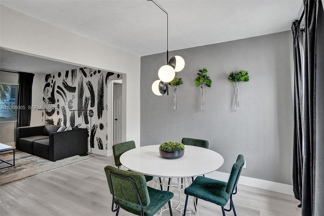 For Rent: $4,500 (2 beds, 2 baths, 1000 Square Feet)