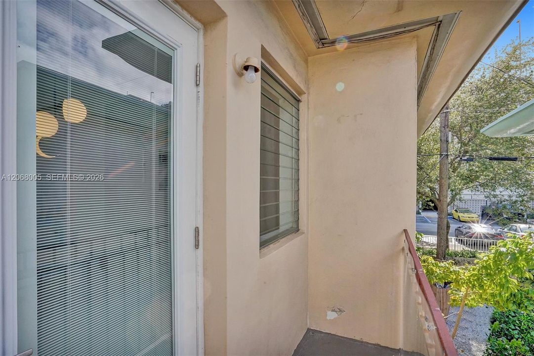 For Rent: $4,500 (2 beds, 2 baths, 1000 Square Feet)