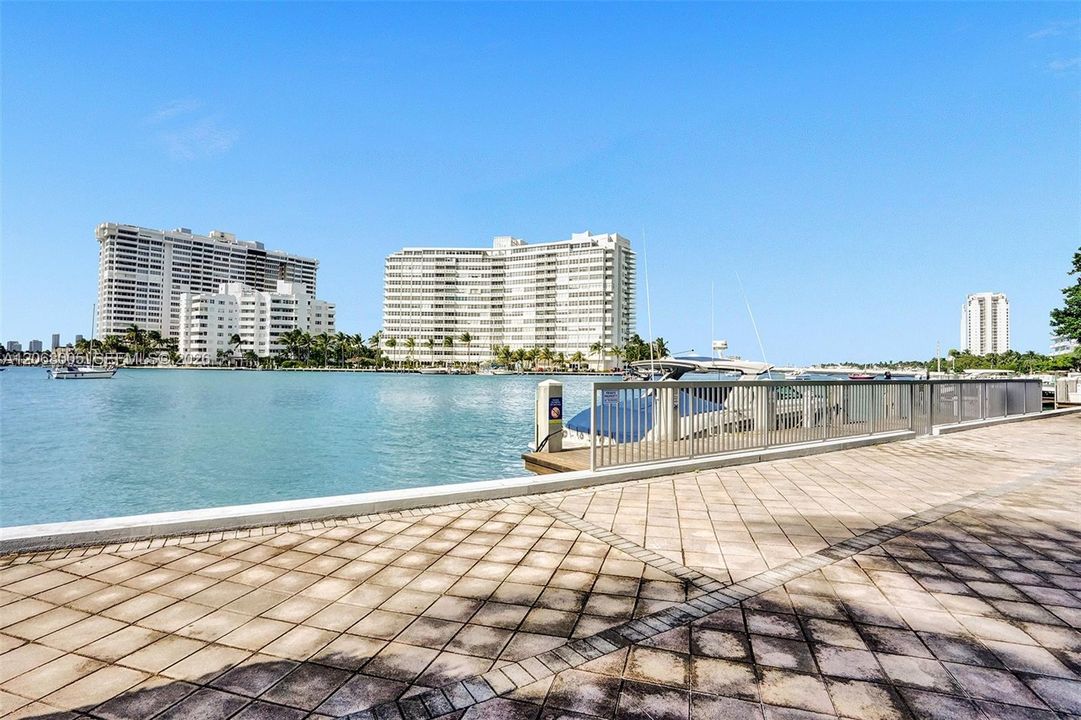 For Rent: $4,500 (2 beds, 2 baths, 1000 Square Feet)