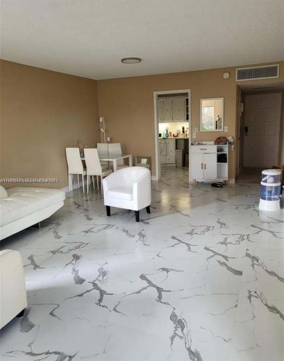 For Sale: $75,000 (1 beds, 1 baths, 850 Square Feet)
