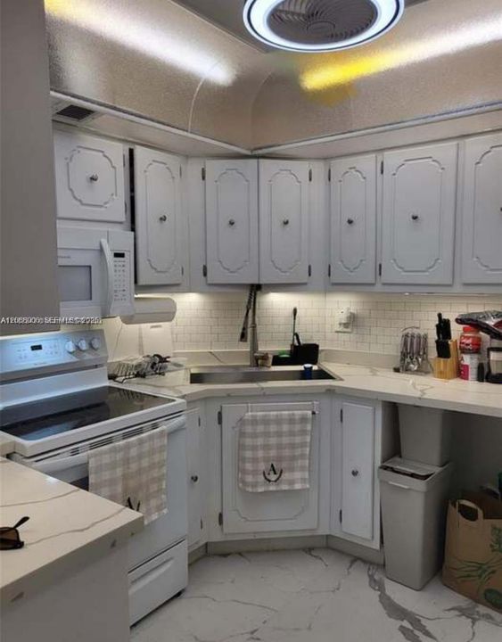 For Sale: $75,000 (1 beds, 1 baths, 850 Square Feet)