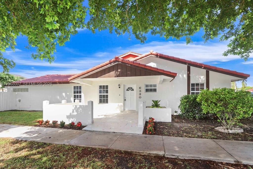 Active With Contract: $3,800 (4 beds, 2 baths, 1616 Square Feet)