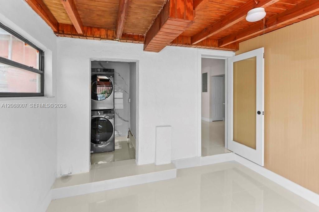 Active With Contract: $3,800 (4 beds, 2 baths, 1616 Square Feet)