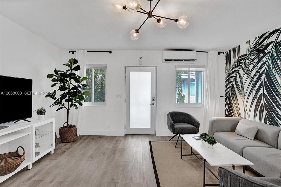 For Rent: $4,500 (2 beds, 2 baths, 1000 Square Feet)