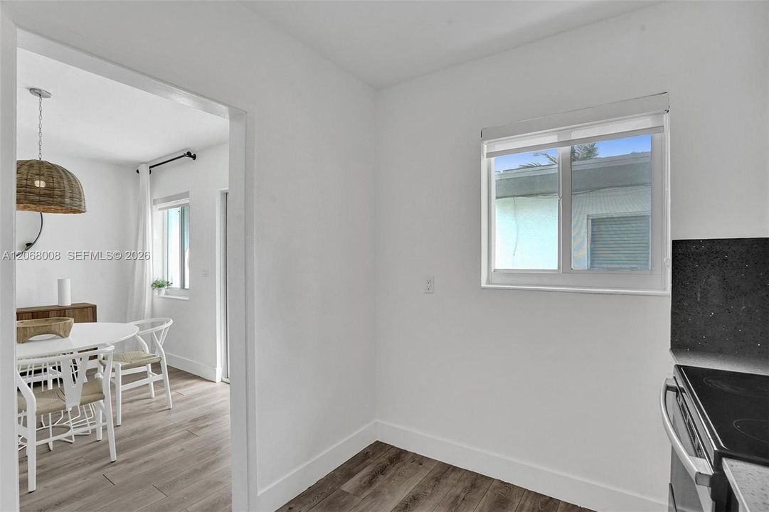 For Rent: $4,500 (2 beds, 2 baths, 1000 Square Feet)