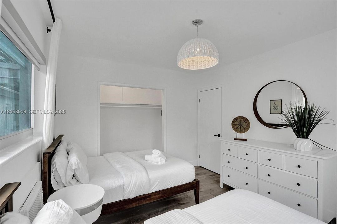For Rent: $4,500 (2 beds, 2 baths, 1000 Square Feet)