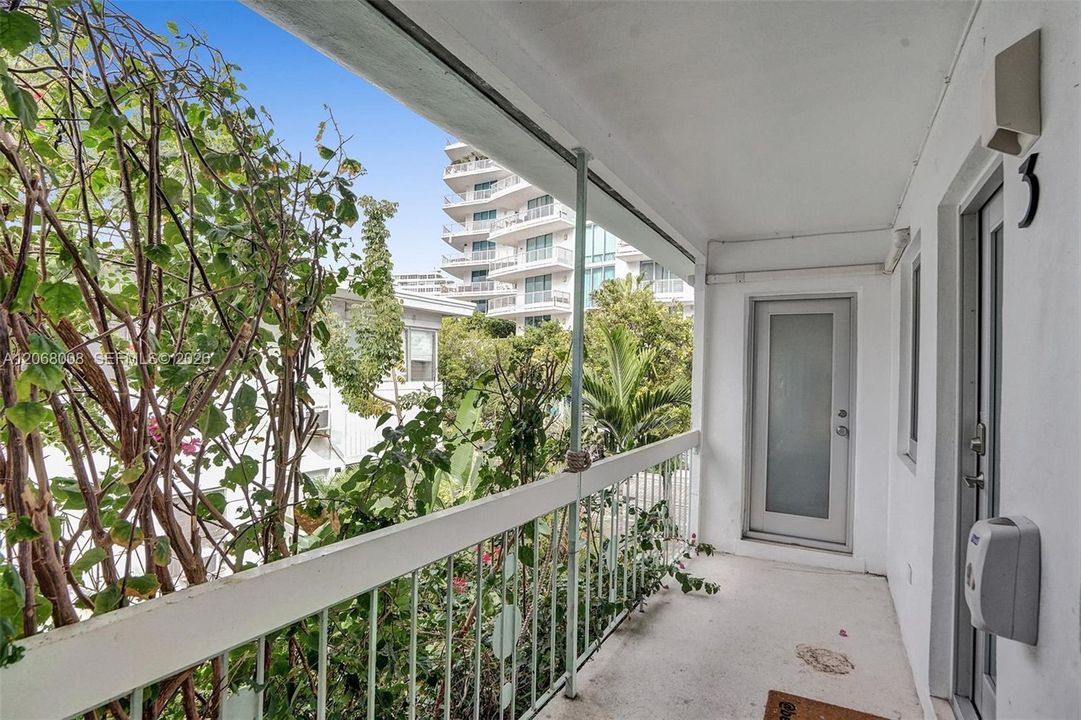 For Rent: $4,500 (2 beds, 2 baths, 1000 Square Feet)