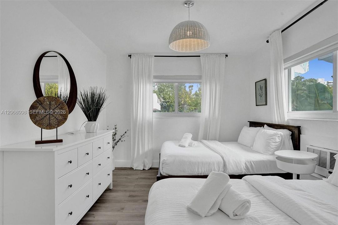 For Rent: $4,500 (2 beds, 2 baths, 1000 Square Feet)