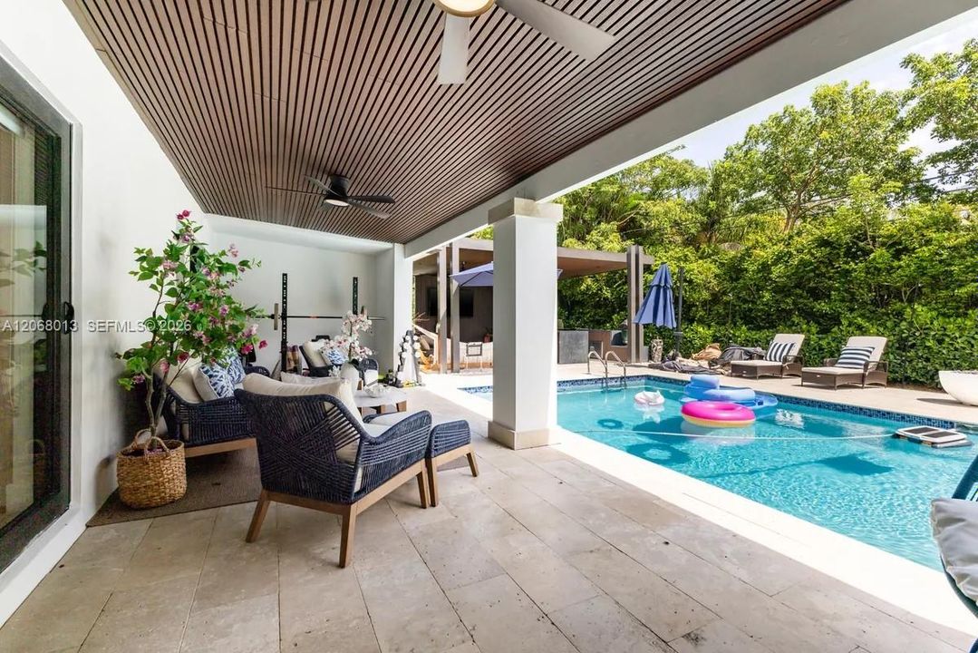 For Sale: $1,999,900 (4 beds, 4 baths, 2024 Square Feet)