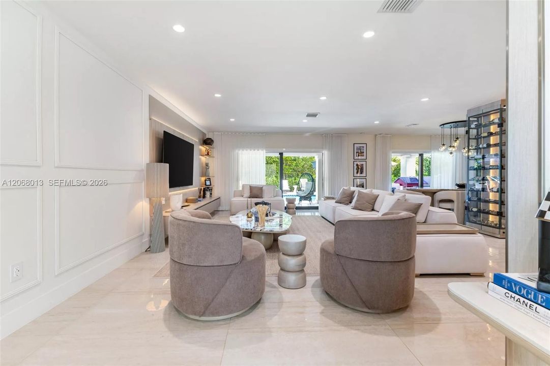 For Sale: $1,999,900 (4 beds, 4 baths, 2024 Square Feet)
