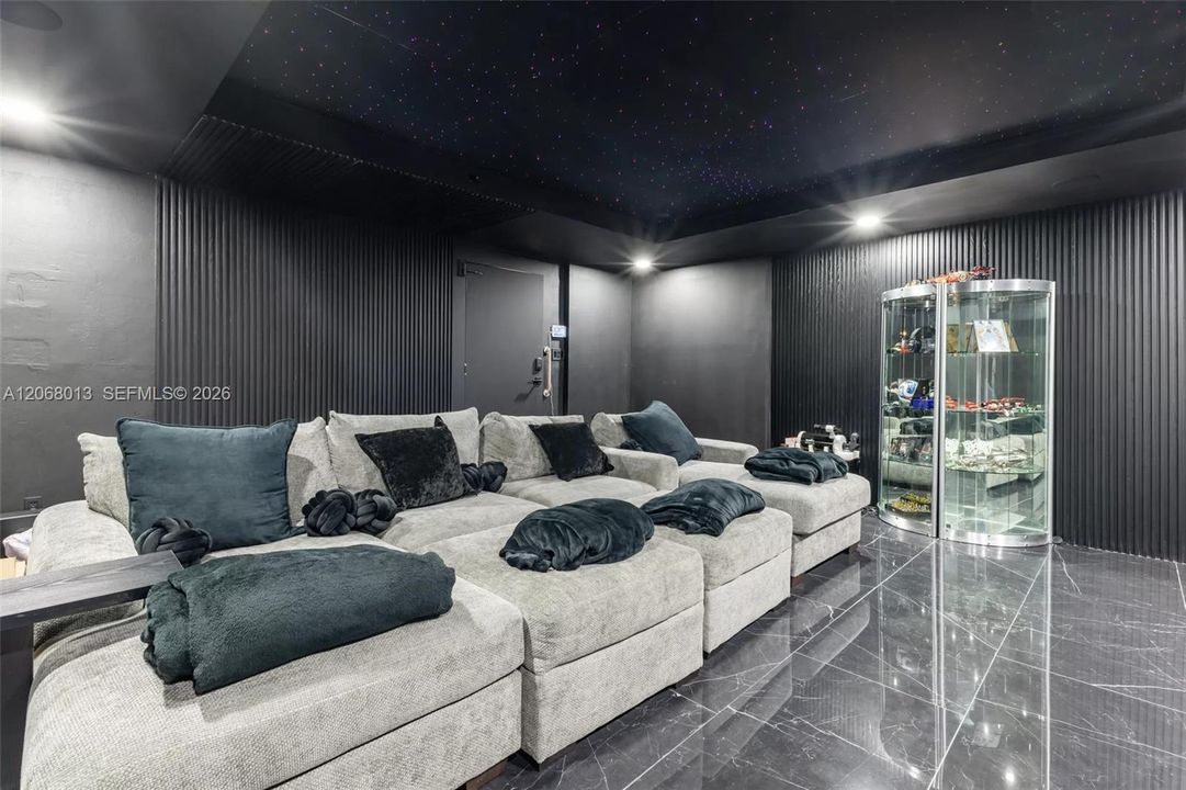 For Sale: $1,999,900 (4 beds, 4 baths, 2024 Square Feet)