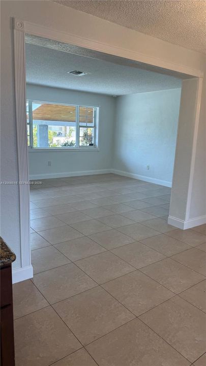 В аренду: $3,600 (3 спален, 2 ванн, 1455 Квадратных фут)