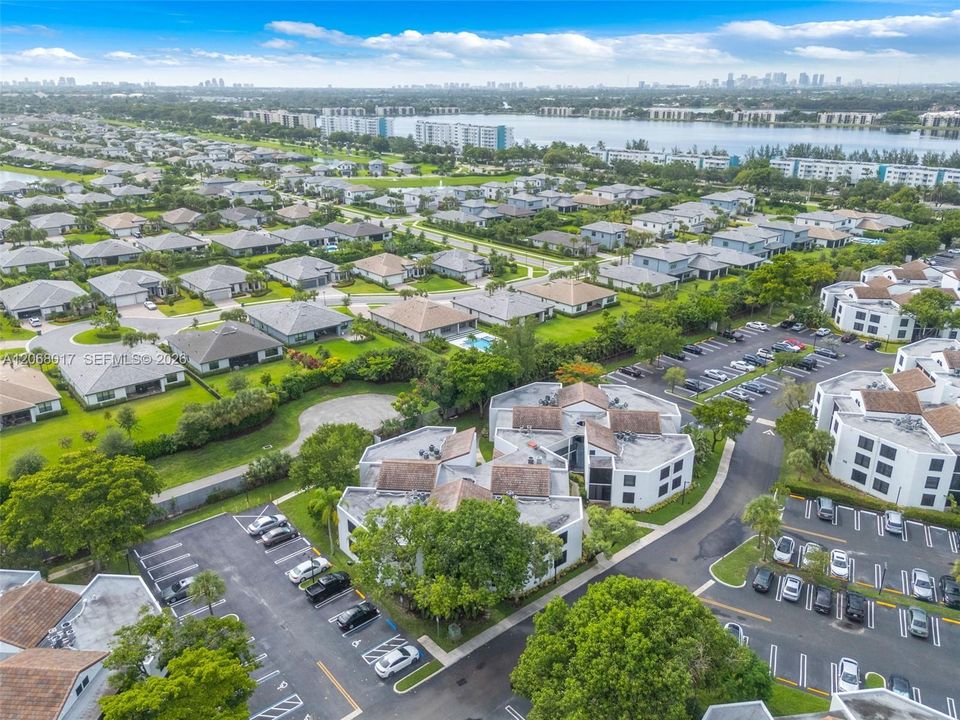 На продажу: $200,000 (2 спален, 2 ванн, 890 Квадратных фут)