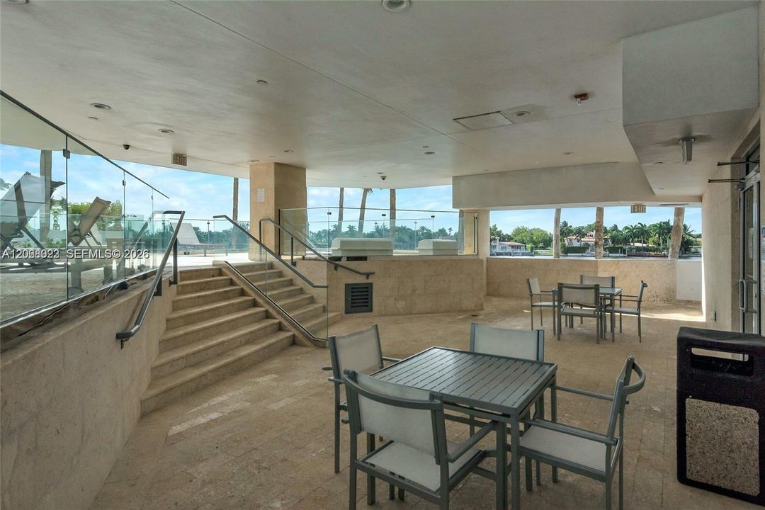 Activo con contrato: $6,950 (3 camas, 2 baños, 1180 Pies cuadrados)