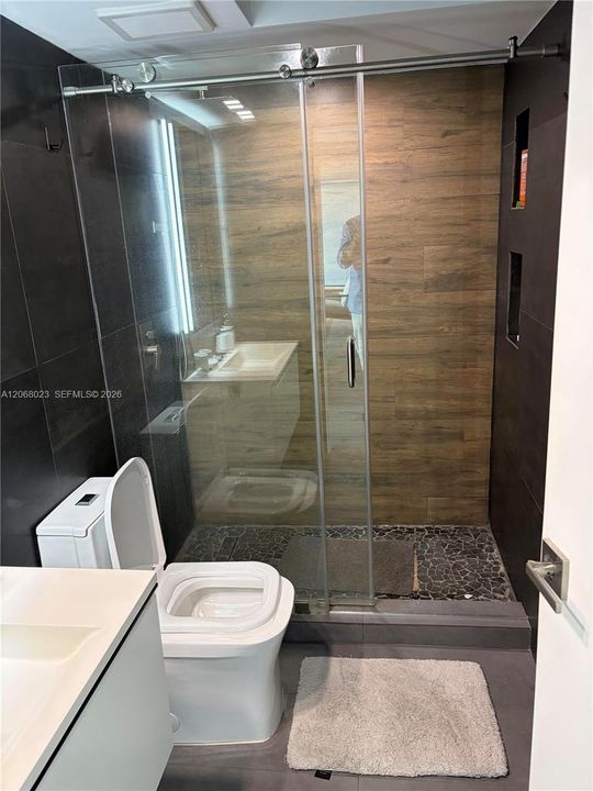 Activo con contrato: $6,950 (3 camas, 2 baños, 1180 Pies cuadrados)