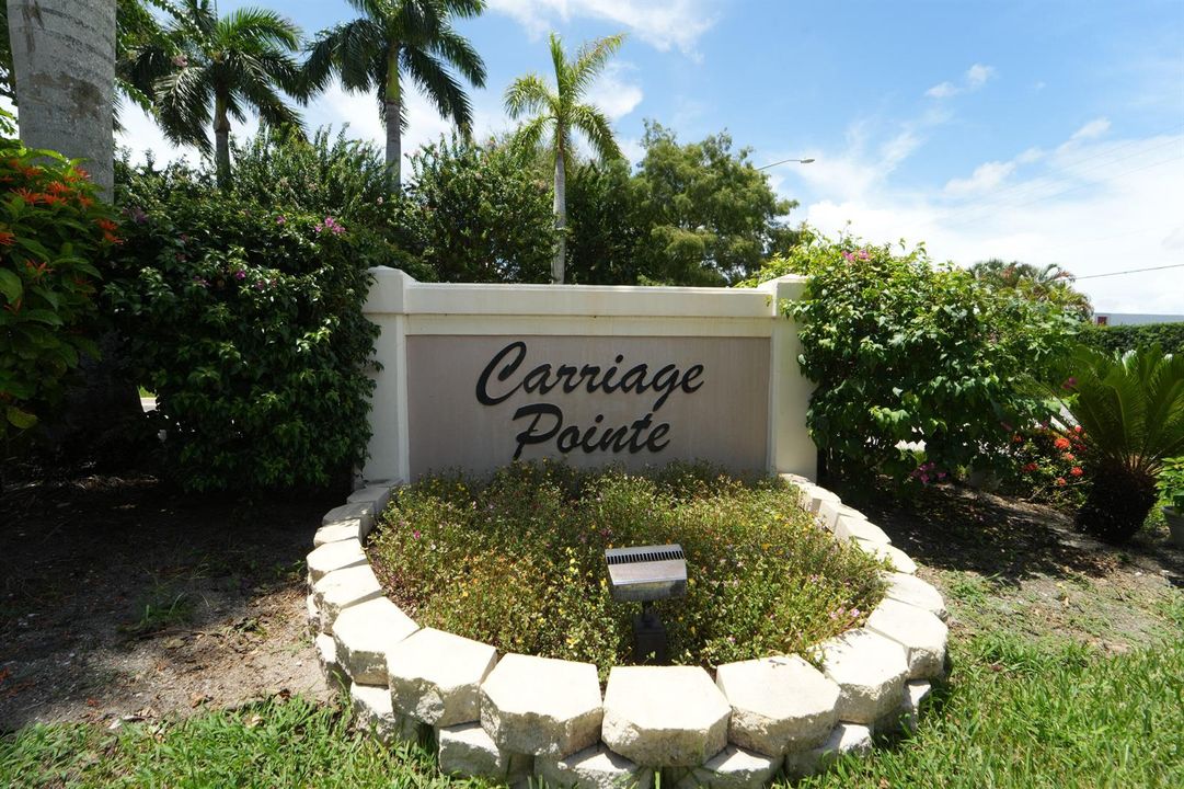 Carriage pointe-16