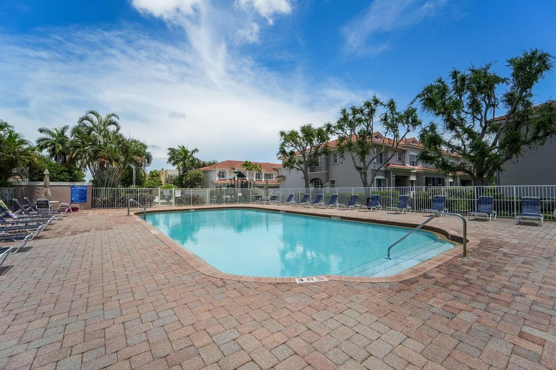 Carriage pointe-8