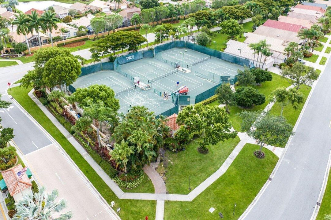 Tennis & Pickleball Courts