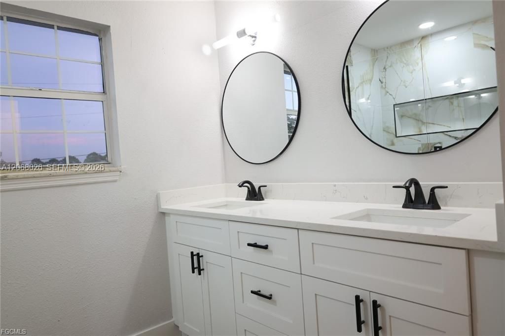 For Sale: $346,200 (4 beds, 3 baths, 1712 Square Feet)