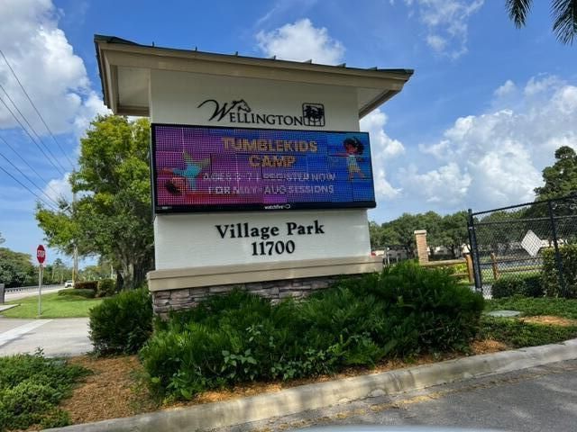 wellington village park sign