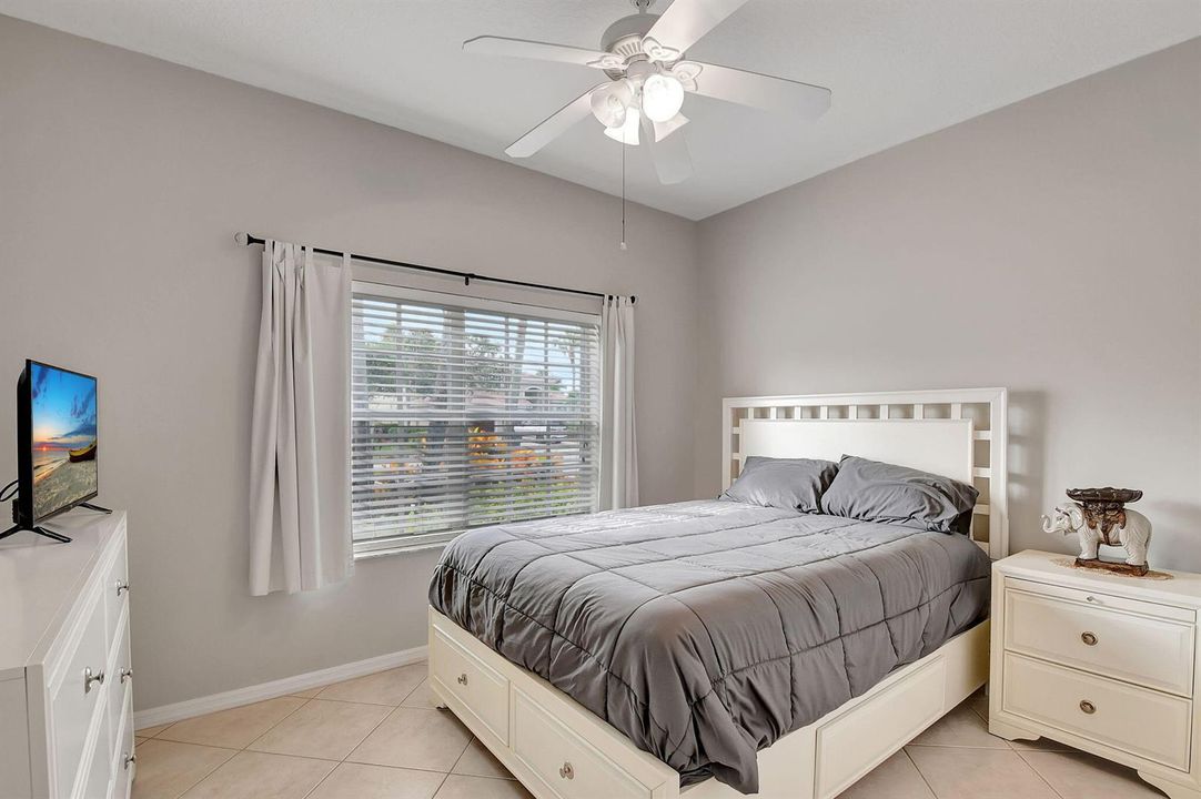 11723 guest bedroom 3
