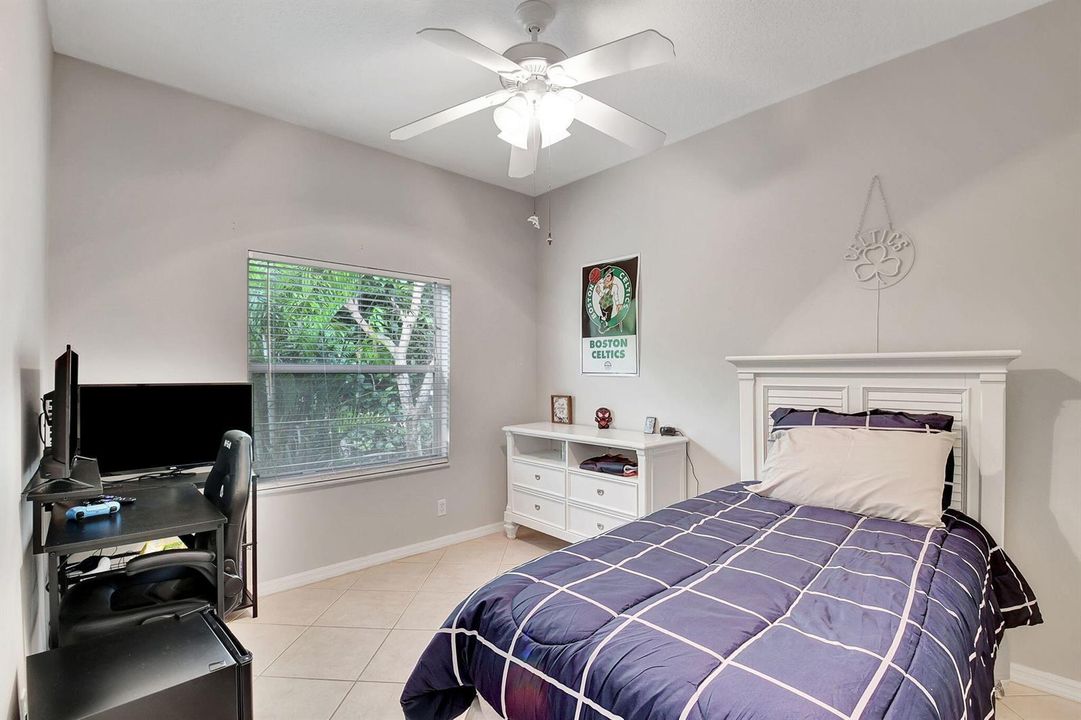 11723 guest bedroom 2