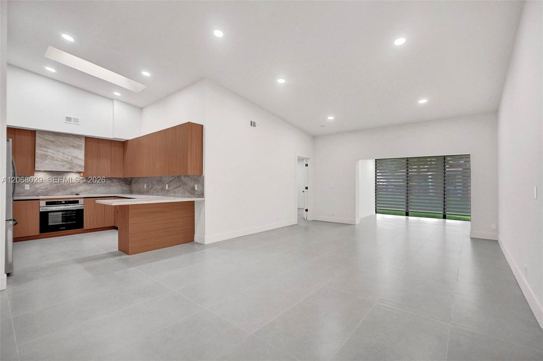 For Sale: $725,000 (3 beds, 2 baths, 1354 Square Feet)