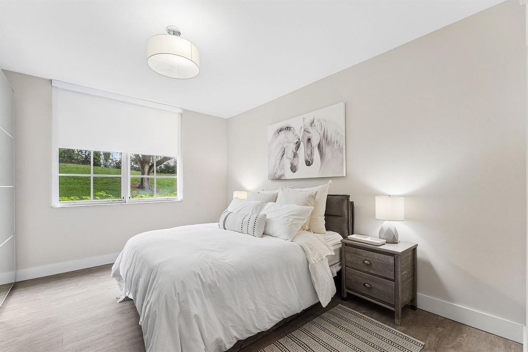 016-11770SaintAndrewsPlace-102-Wellingto