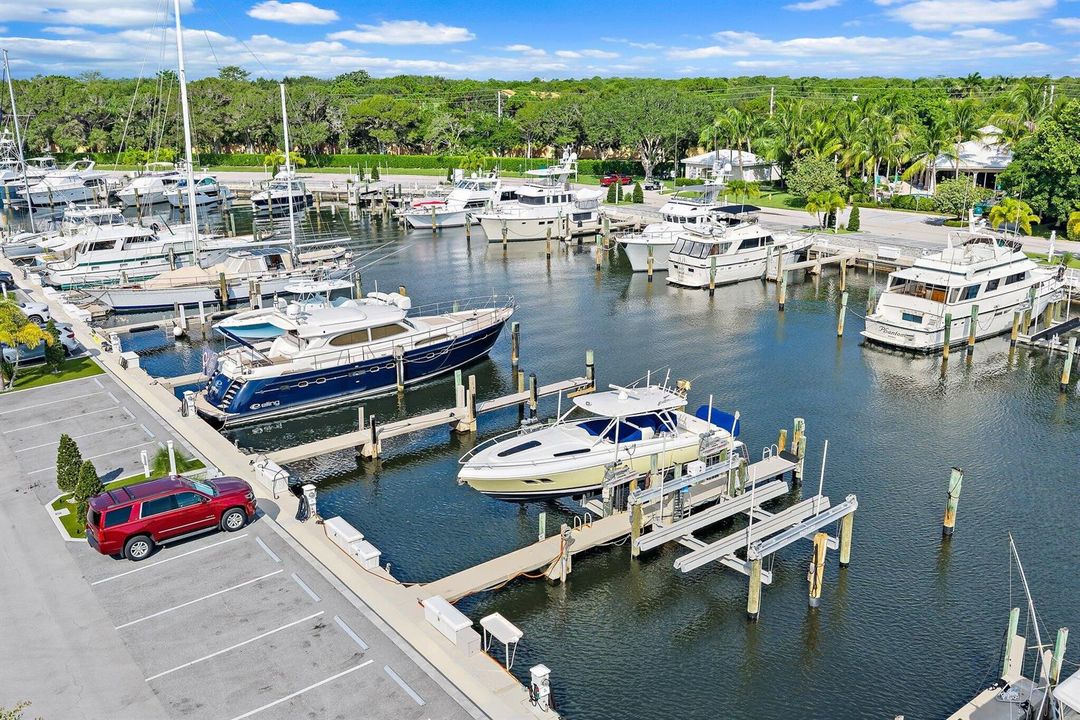 011-14410PalmwoodRd-33B-PalmBeachGardens