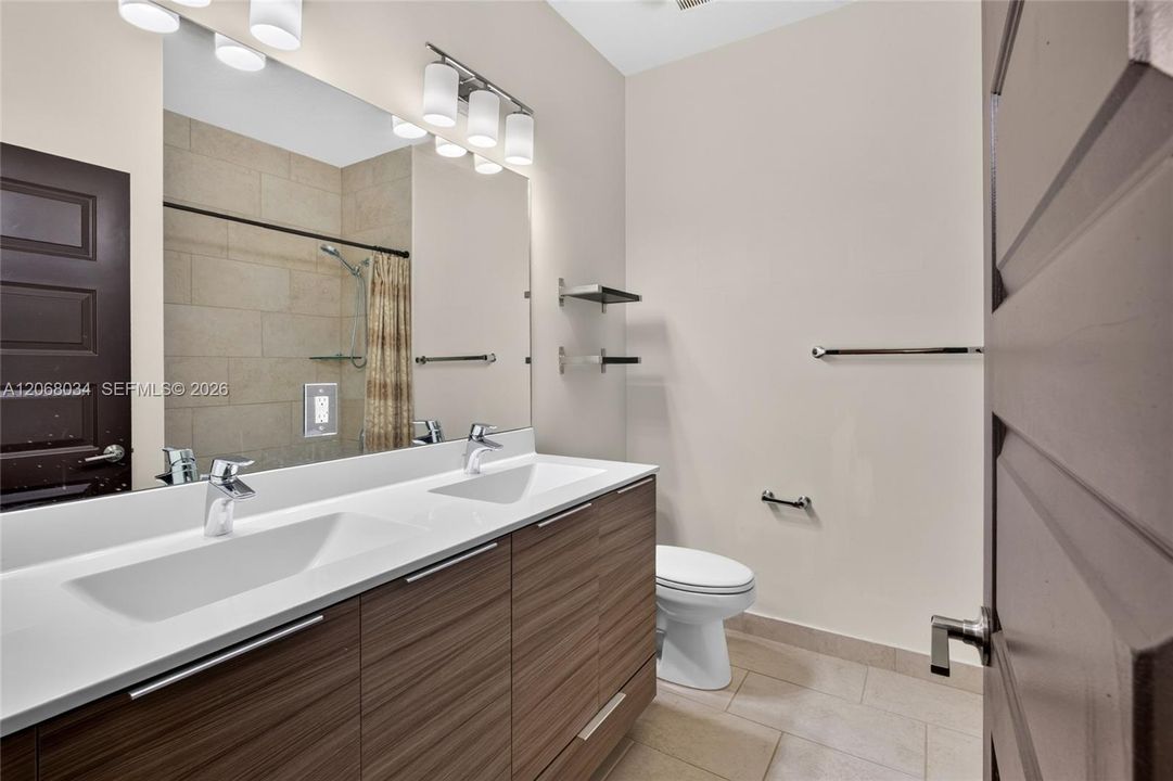 En Venta: $570,000 (3 camas, 2 baños, 1743 Pies cuadrados)