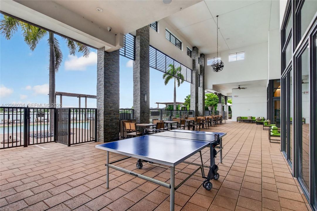 En Venta: $570,000 (3 camas, 2 baños, 1743 Pies cuadrados)