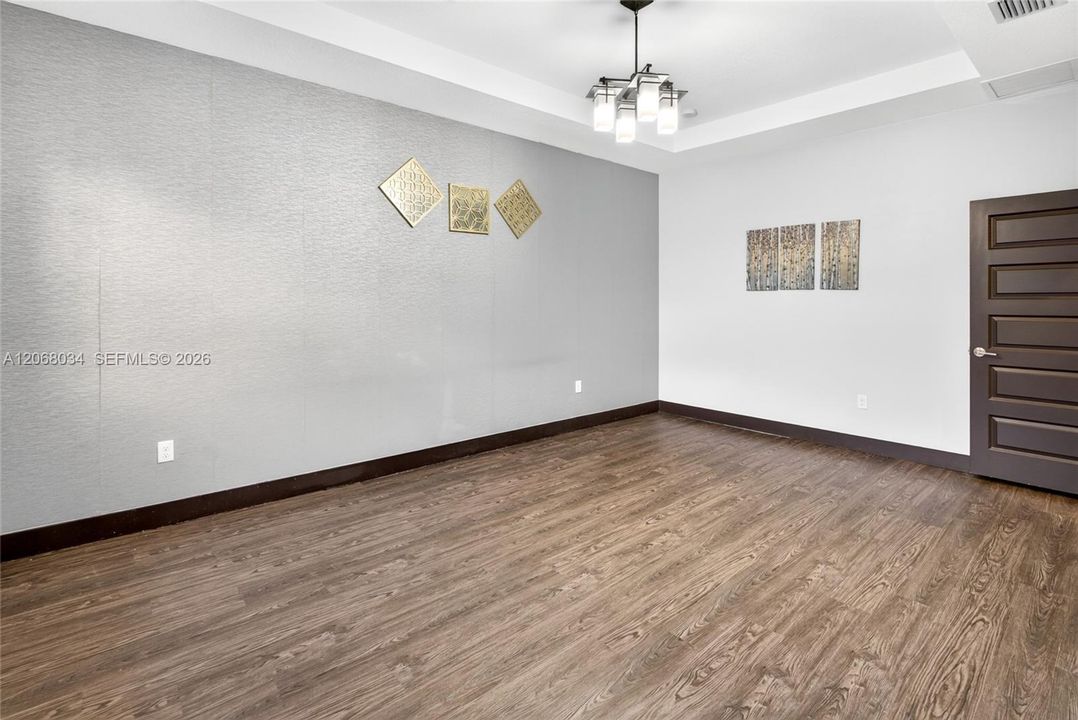 En Venta: $570,000 (3 camas, 2 baños, 1743 Pies cuadrados)
