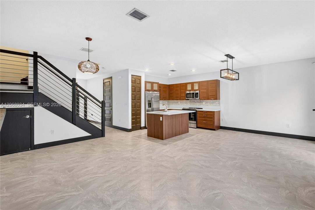 En Venta: $570,000 (3 camas, 2 baños, 1743 Pies cuadrados)