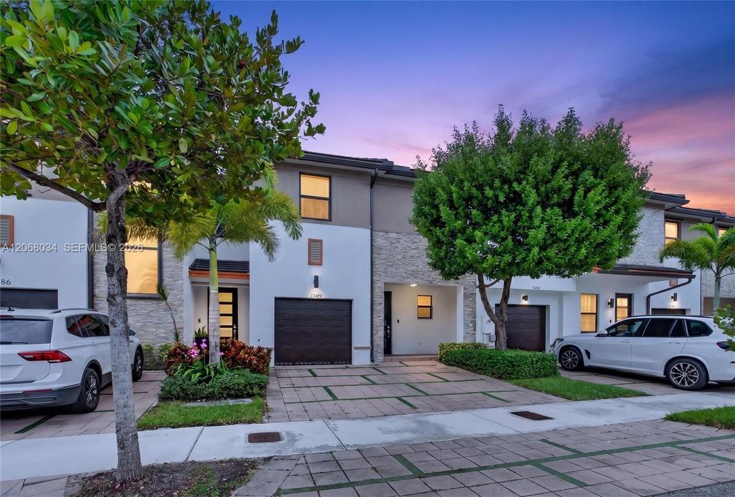 En Venta: $570,000 (3 camas, 2 baños, 1743 Pies cuadrados)