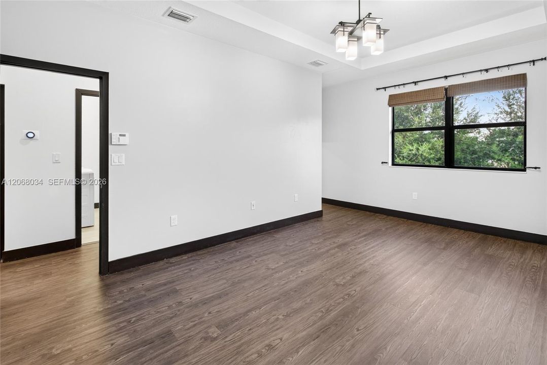 En Venta: $570,000 (3 camas, 2 baños, 1743 Pies cuadrados)