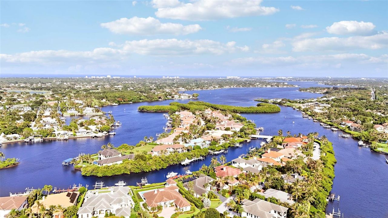 En Venta: $4,798,999 (4 camas, 5 baños, 4650 Pies cuadrados)