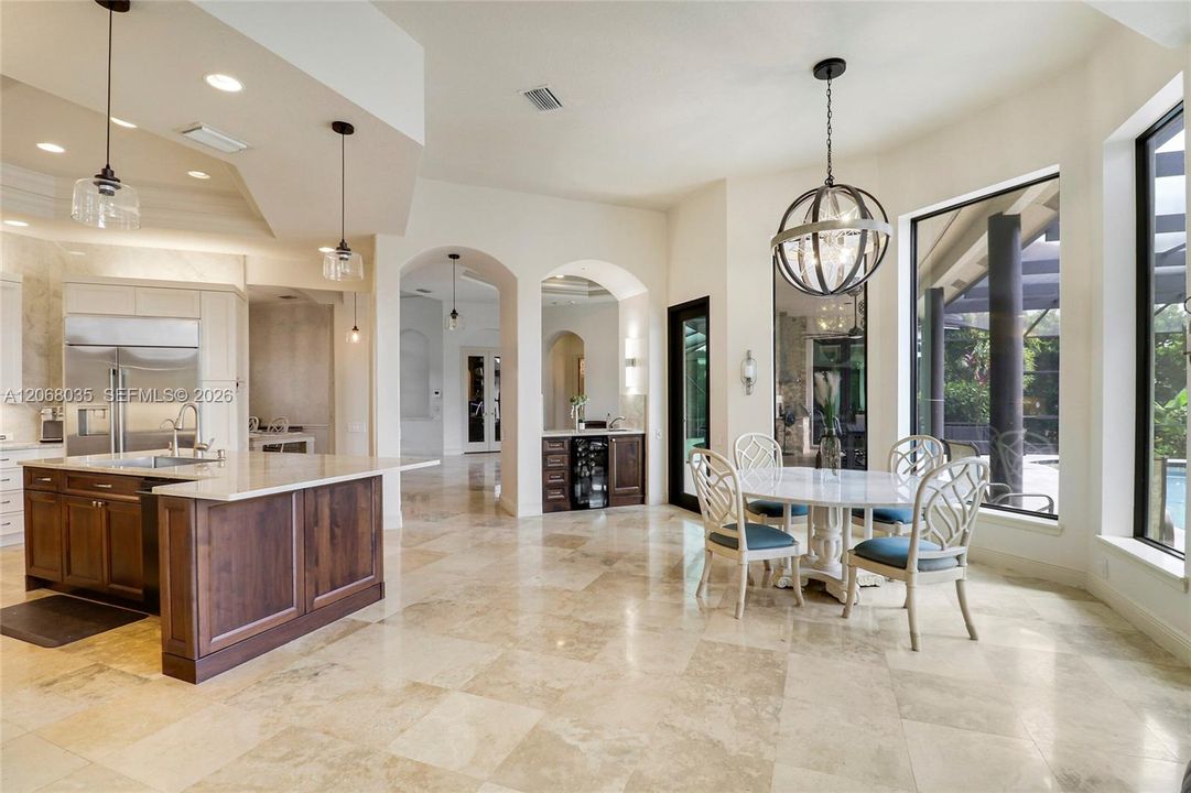En Venta: $4,798,999 (4 camas, 5 baños, 4650 Pies cuadrados)