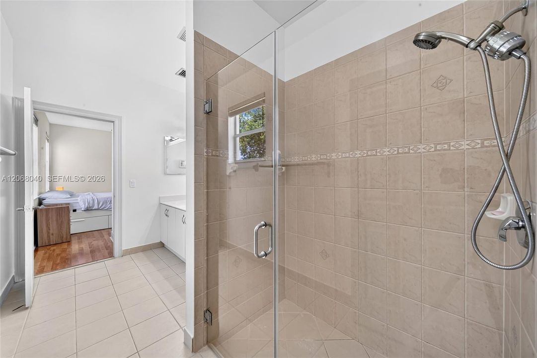 For Sale: $1,150,000 (5 beds, 3 baths, 2917 Square Feet)