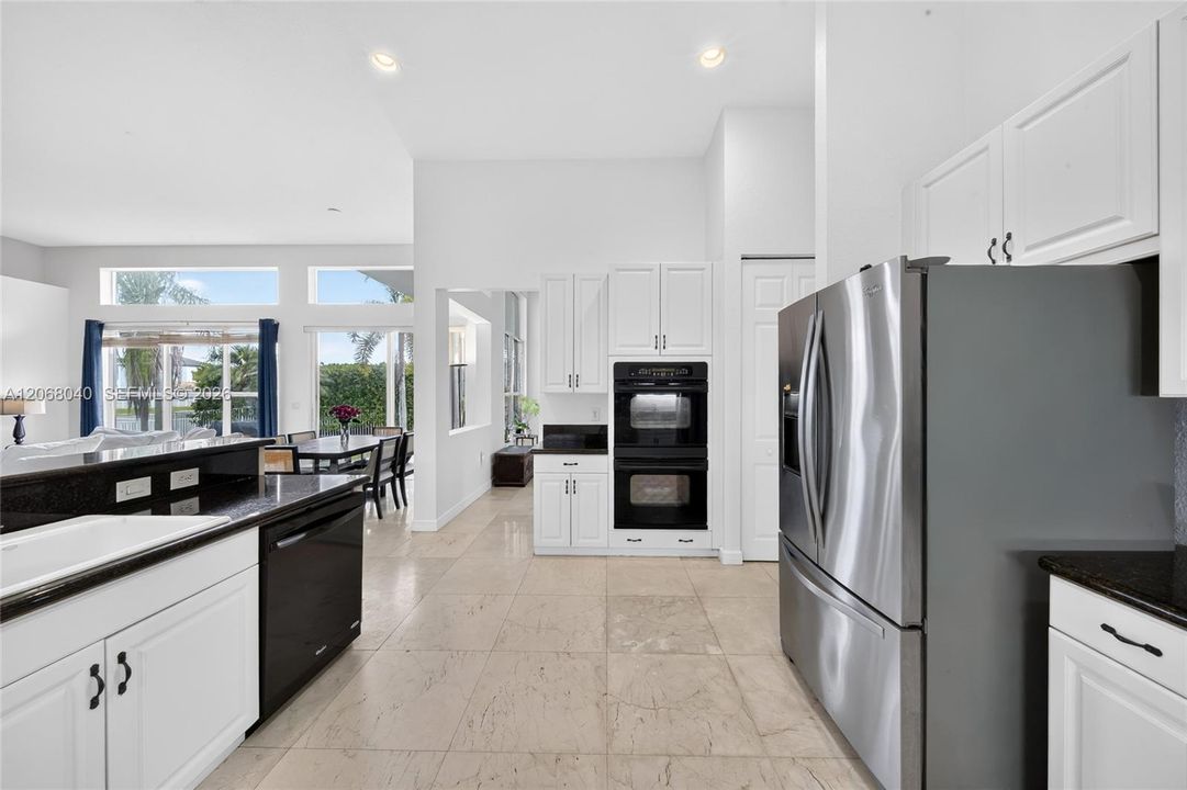 For Sale: $1,150,000 (5 beds, 3 baths, 2917 Square Feet)