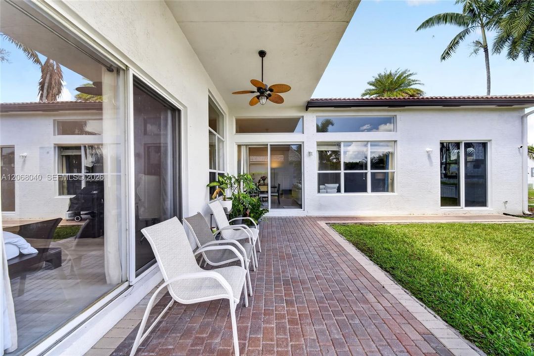 For Sale: $1,150,000 (5 beds, 3 baths, 2917 Square Feet)