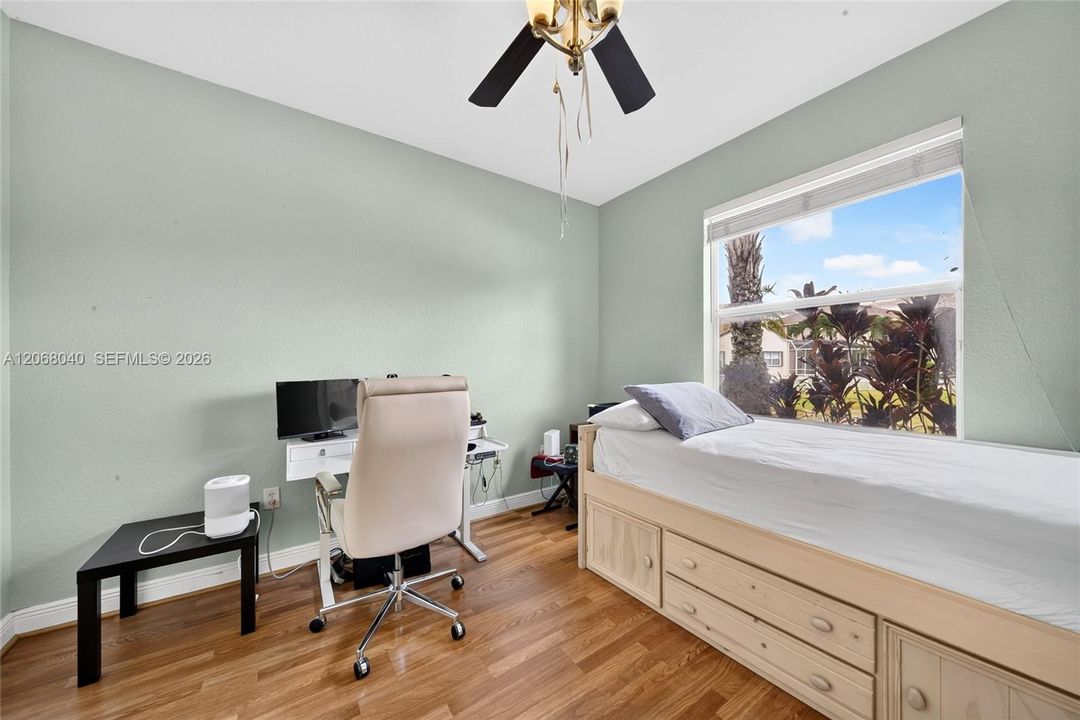 For Sale: $1,150,000 (5 beds, 3 baths, 2917 Square Feet)