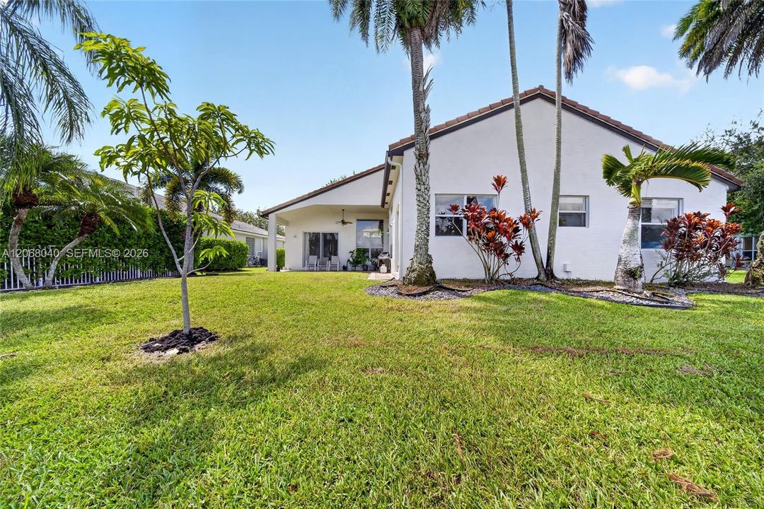 For Sale: $1,150,000 (5 beds, 3 baths, 2917 Square Feet)