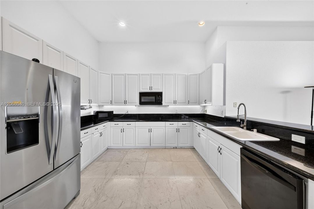 For Sale: $1,150,000 (5 beds, 3 baths, 2917 Square Feet)