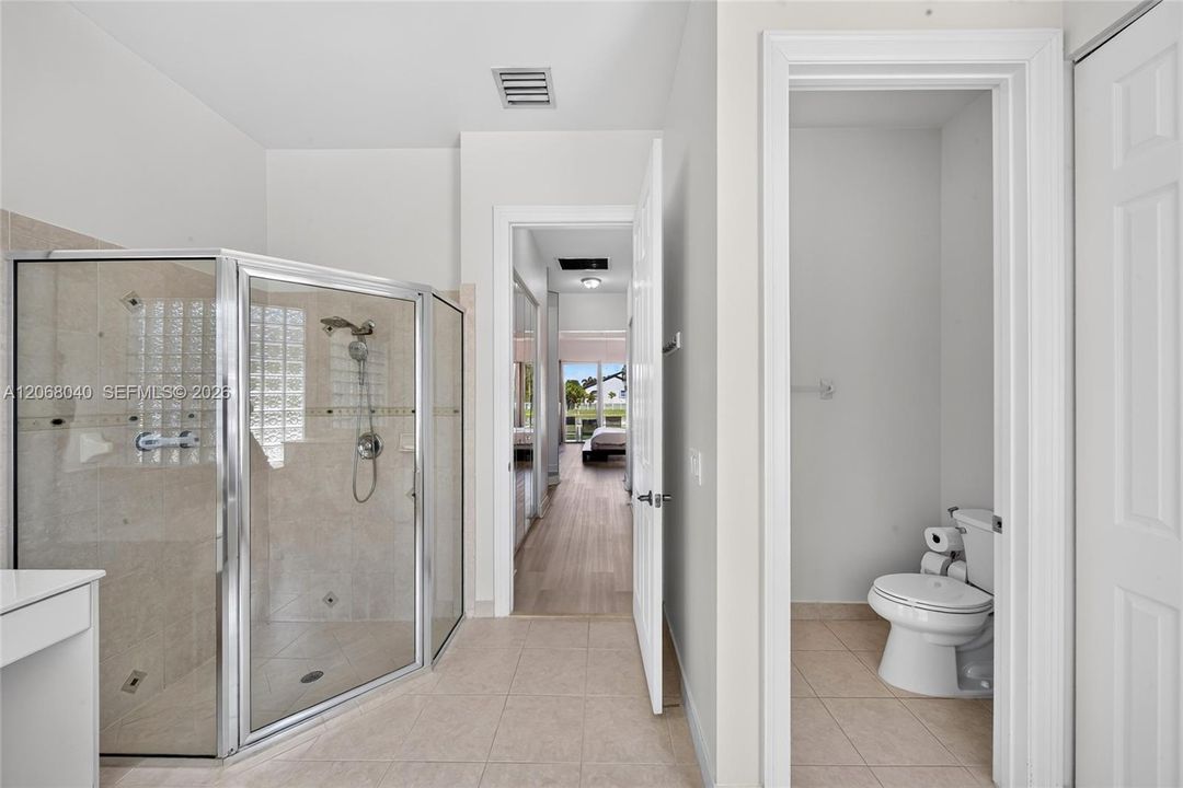 For Sale: $1,150,000 (5 beds, 3 baths, 2917 Square Feet)