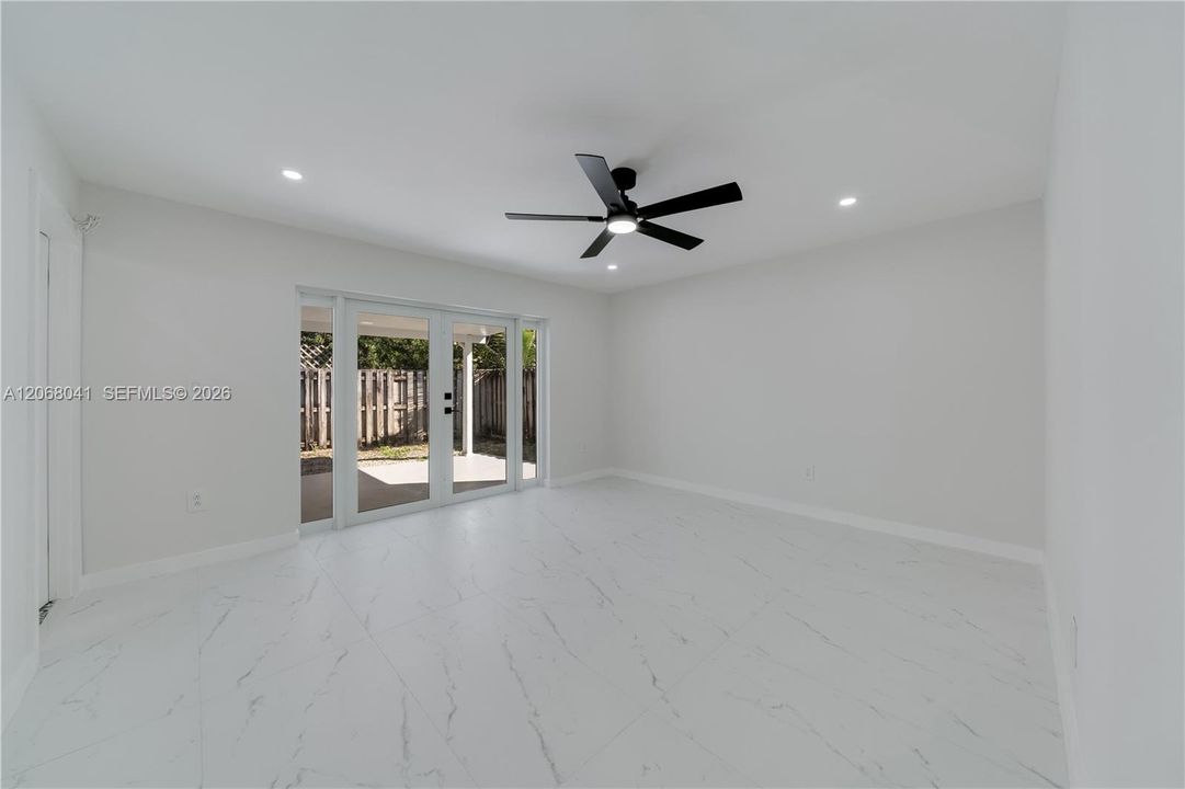 For Rent: $3,500 (3 beds, 2 baths, 1369 Square Feet)