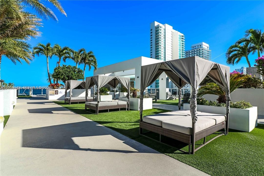 Activo con contrato: $6,500 (3 camas, 2 baños, 1720 Pies cuadrados)