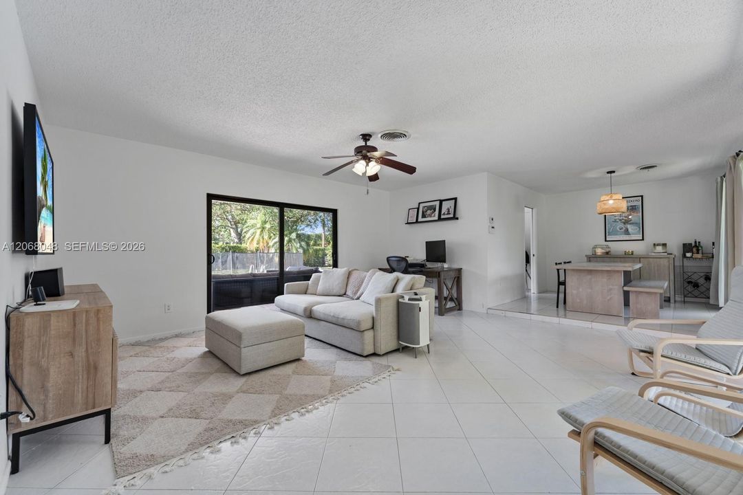 For Rent: $4,950 (3 beds, 2 baths, 1459 Square Feet)