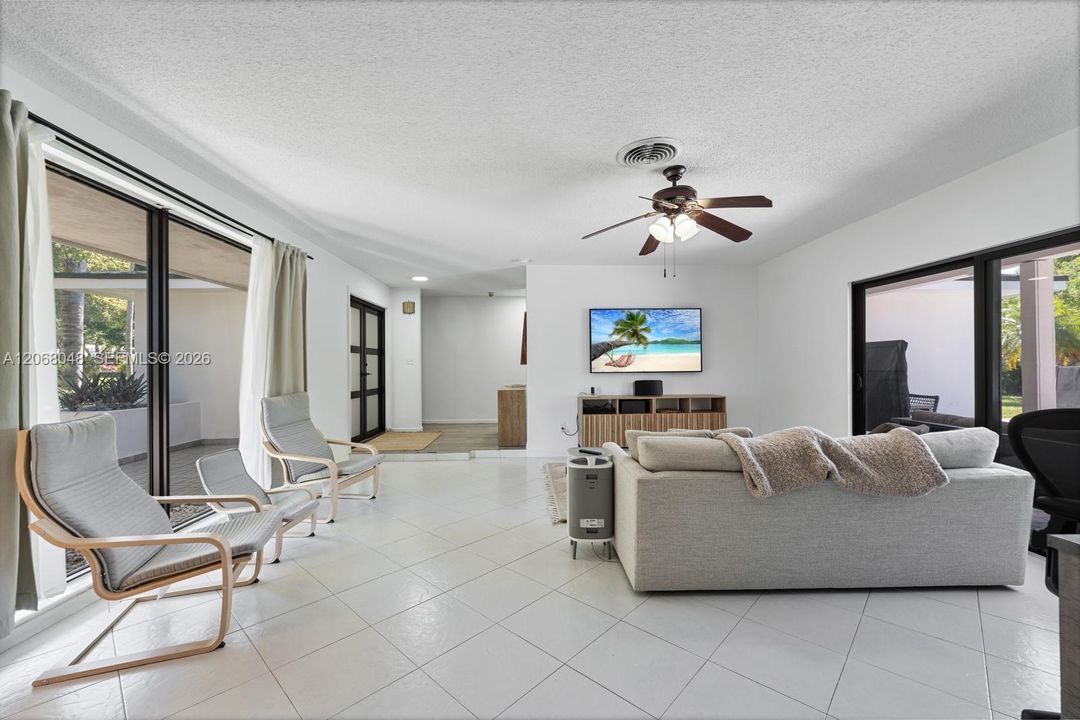 For Rent: $4,950 (3 beds, 2 baths, 1459 Square Feet)